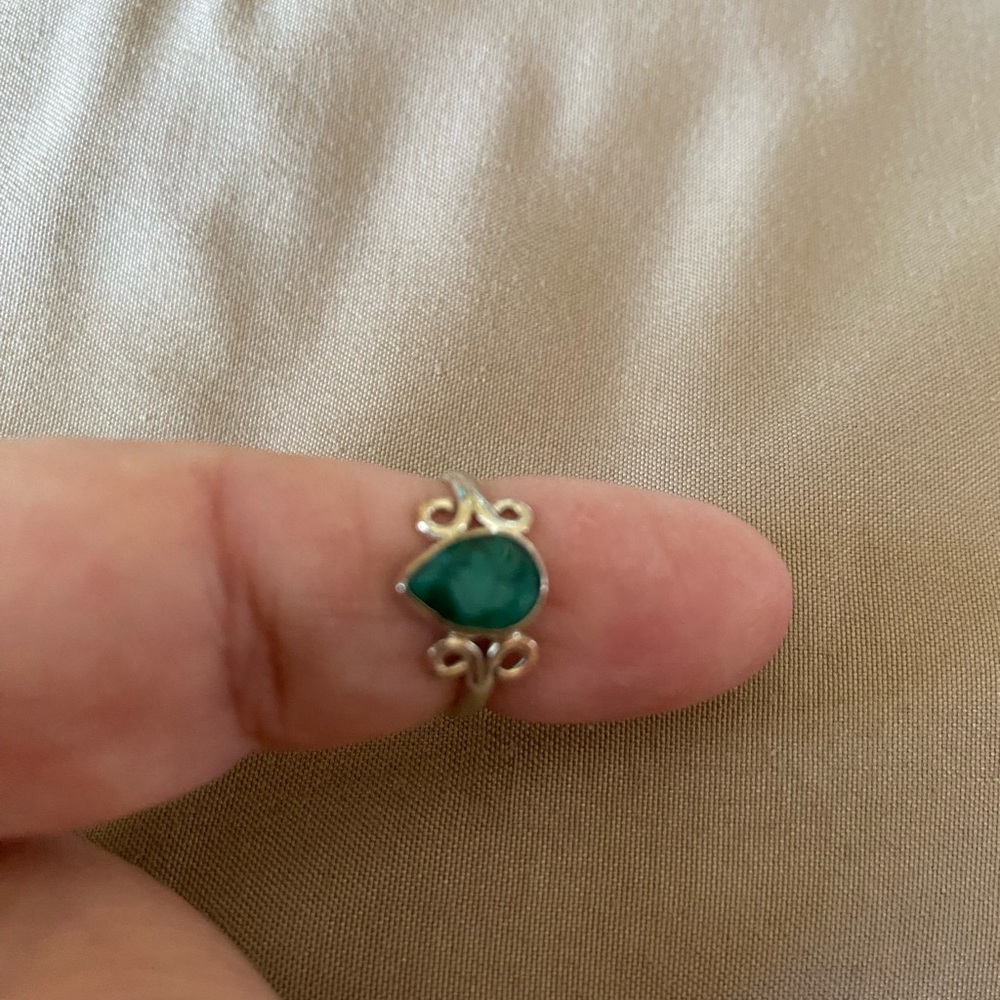 Elegant Emerald Teardrop Ring